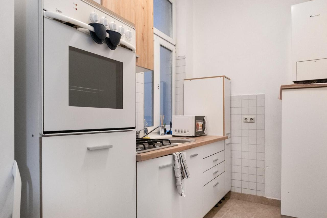 וינה Welcoming 3Br Budget Apt. Well Connected מראה חיצוני תמונה